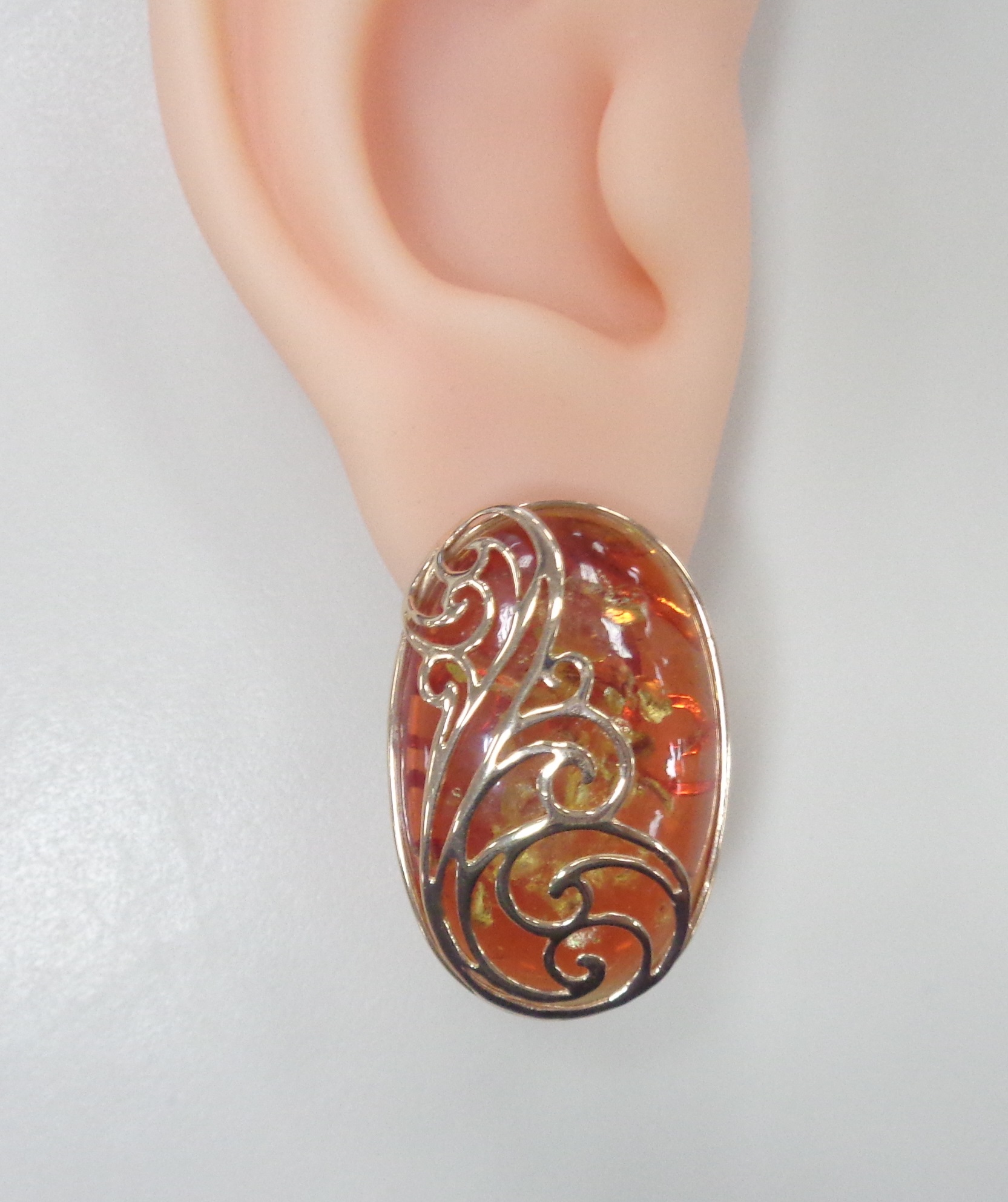 Серебряные серьги с янтарем